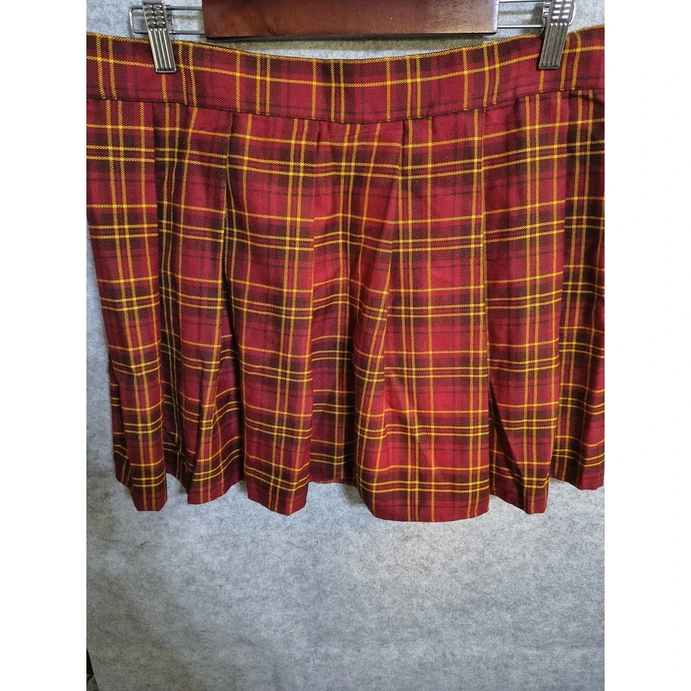 Harry Potter Gryffindor Plaid Pleated Skirt Women's XL Cosplay Mini Kilt & Pin
